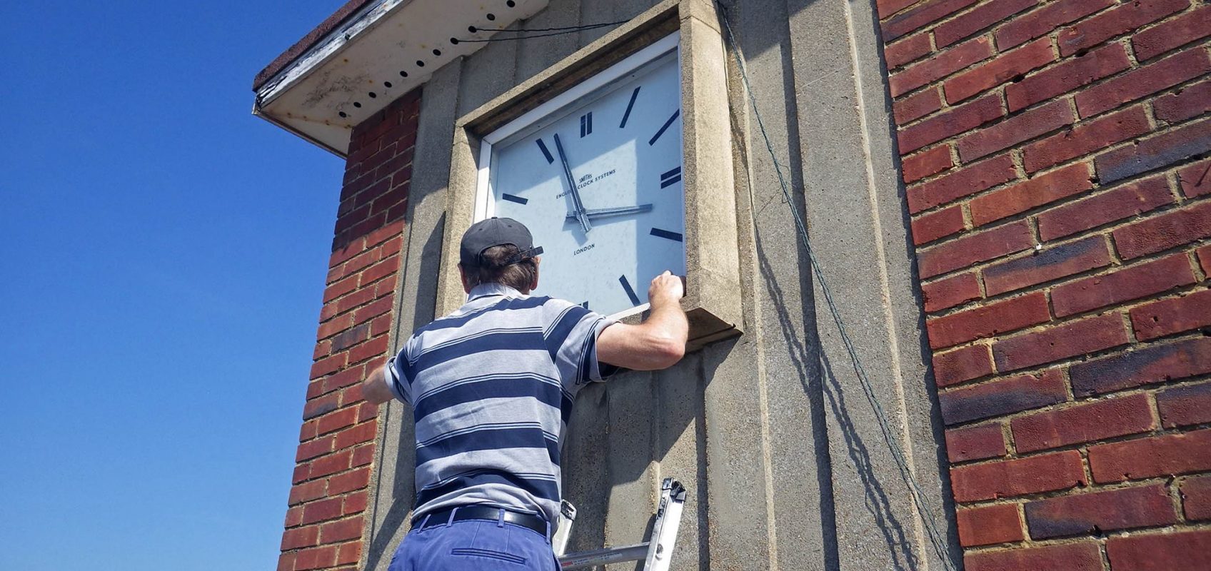 BH: Youth Centre Clock - Inspection